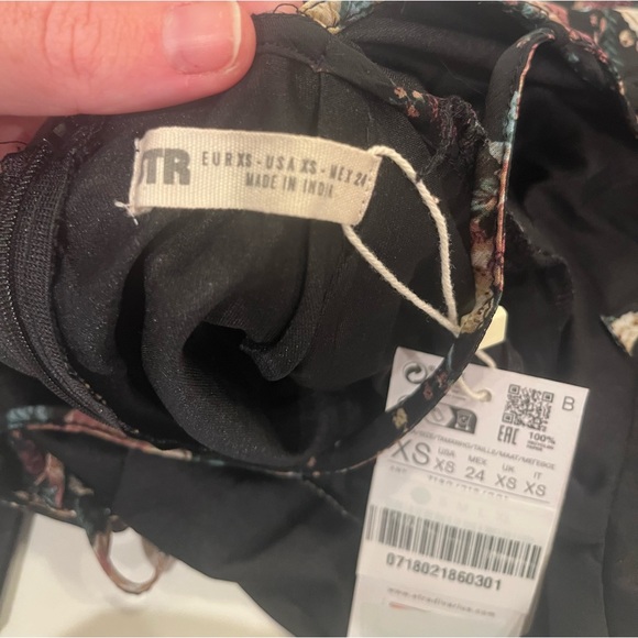 NWT Stradivarius Women's floral dress - Picture 8 of 9